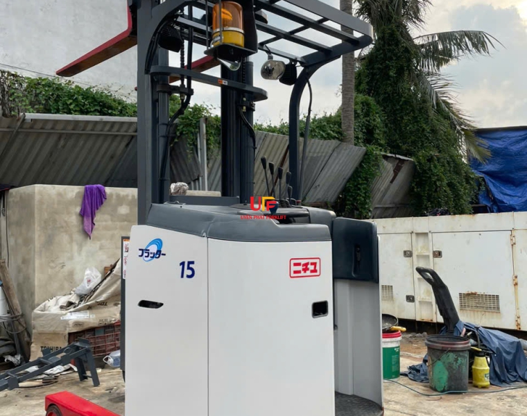 Xe Nâng Điện NICHIYU Đứng Lái 1,5 Tấn FBR15-75-400AF