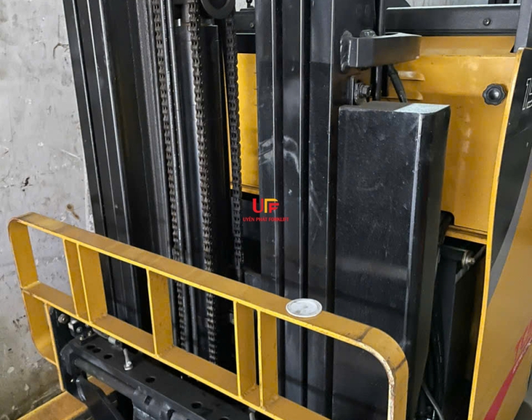 Xe Nâng Điện Đứng Lái TCM 5.5M