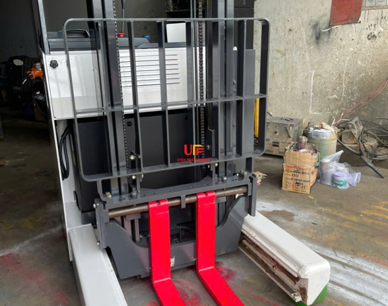 Xe Nâng Điện Đứng Lái NICHIYU