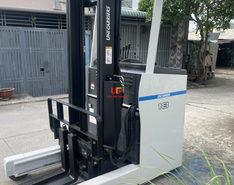 Xe nâng điện TCM UNICARRIERS