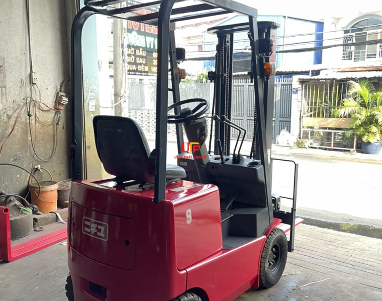 Xe nâng điện ngồi lái NICHIYU