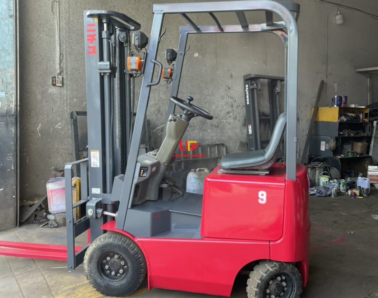 Xe nâng điện ngồi lái NICHIYU