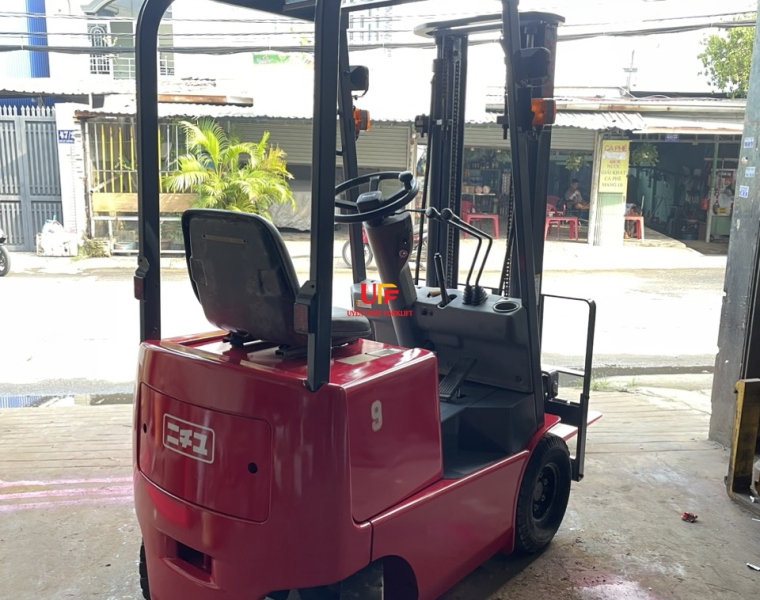 Xe nâng điện ngồi lái NICHIYU