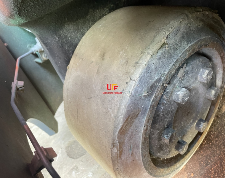 Xe Nâng Điện Toyota Đứng Lái