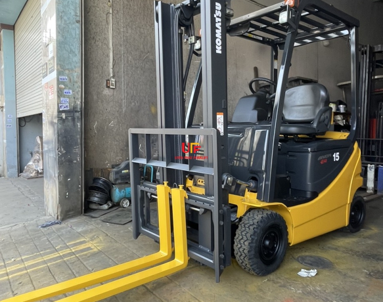 Xe Nâng Điện Komatsu FB15-12