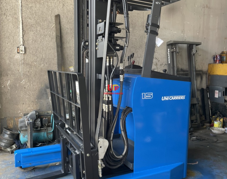 Unicarriers Reach Truck - FRHB15-8A - 2015