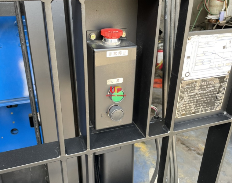 Unicarriers Reach Truck - FRHB15-8A - 2015