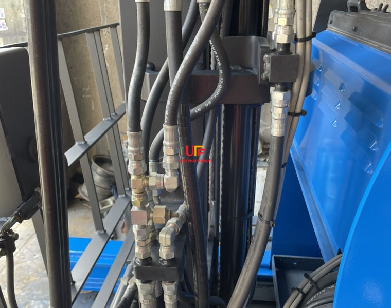 Unicarriers Reach Truck - FRHB15-8A - 2015
