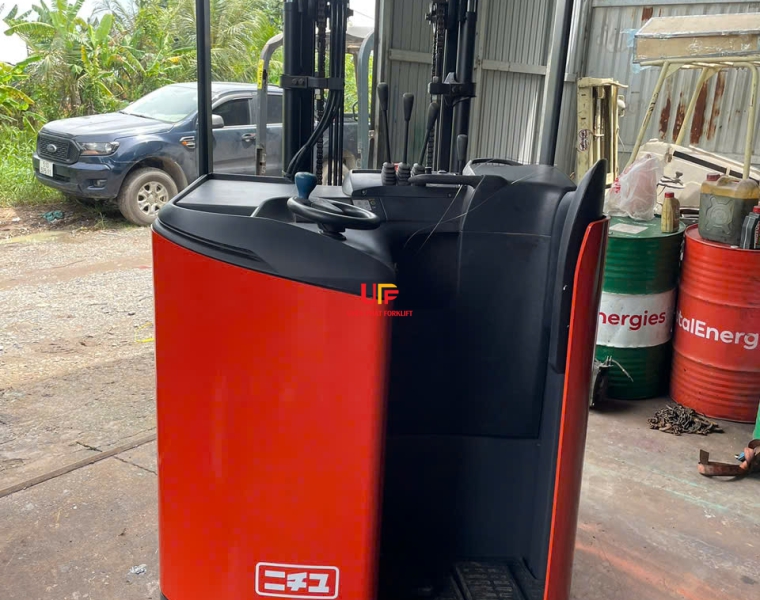 Xe Nâng Điện Nichiyu Đứng Lái