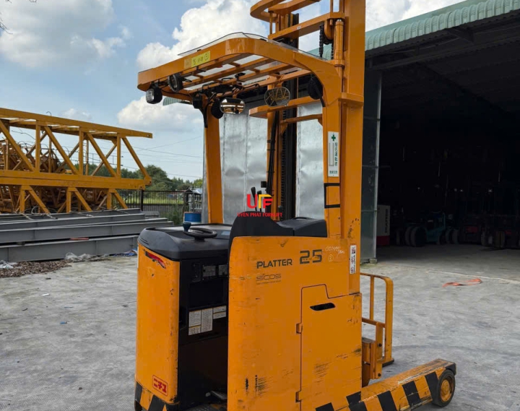 Xe Nâng Điện NICHIYU Ngồi Lái 2.5 Tấn