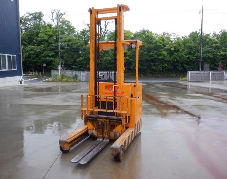 Xe Nâng Điện NICHIYU Ngồi Lái 2.5 Tấn