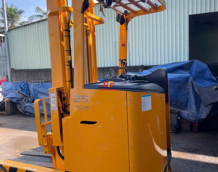 Xe Nâng Điện NICHIYU Ngồi Lái 2.5 Tấn