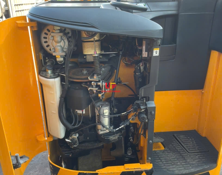Xe Nâng Điện NICHIYU Ngồi Lái 2.5 Tấn